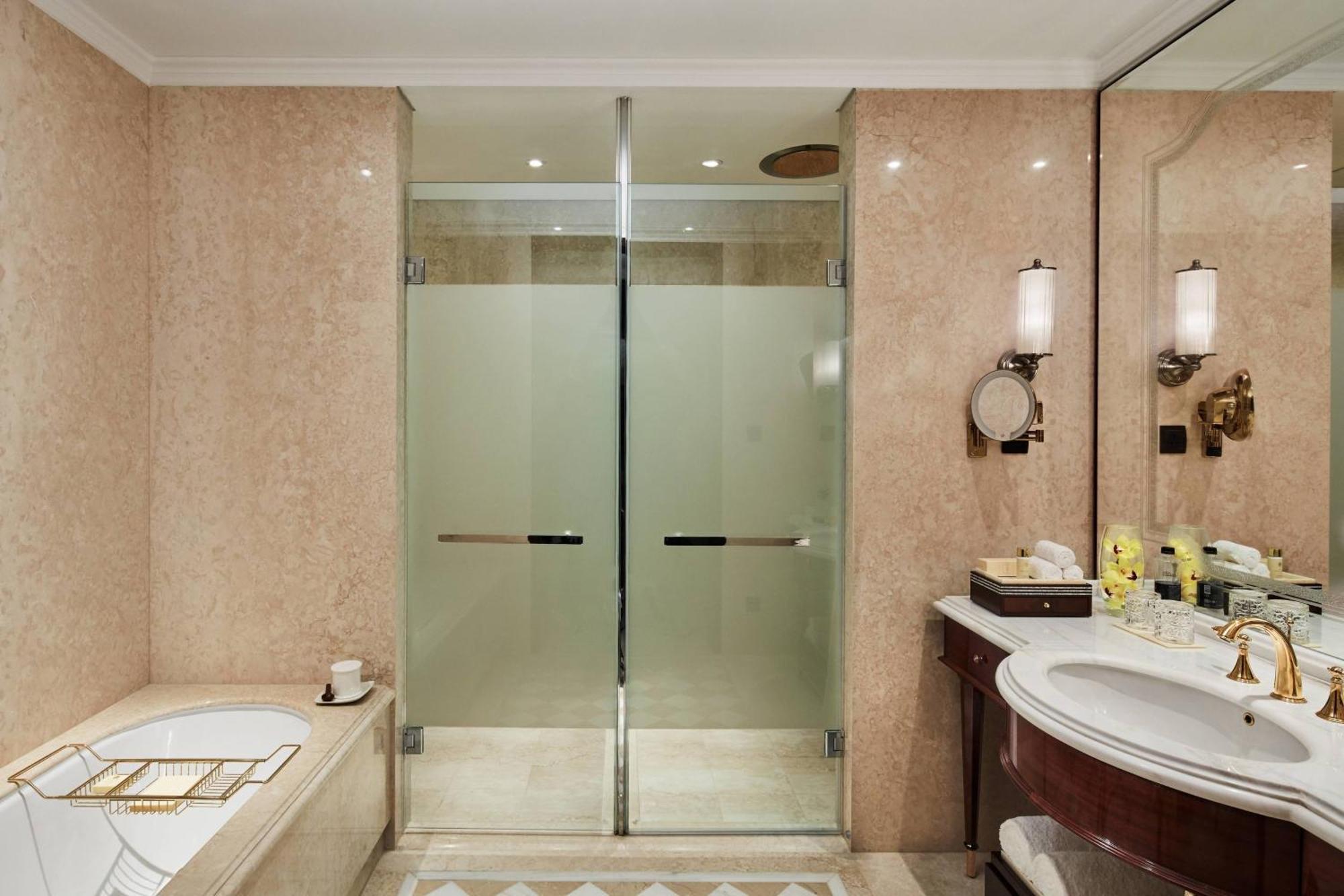 The Ritz-Carlton, Пуна Экстерьер фото