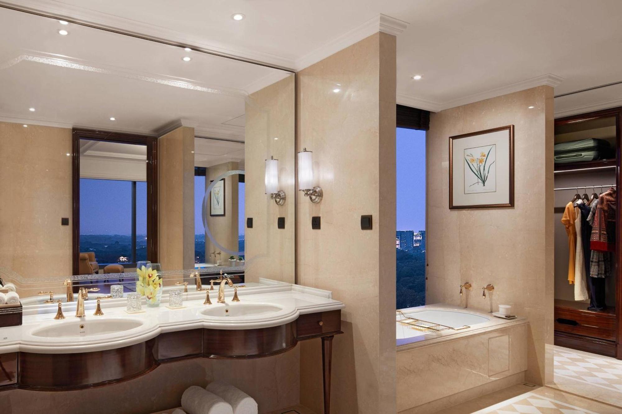 The Ritz-Carlton, Пуна Экстерьер фото