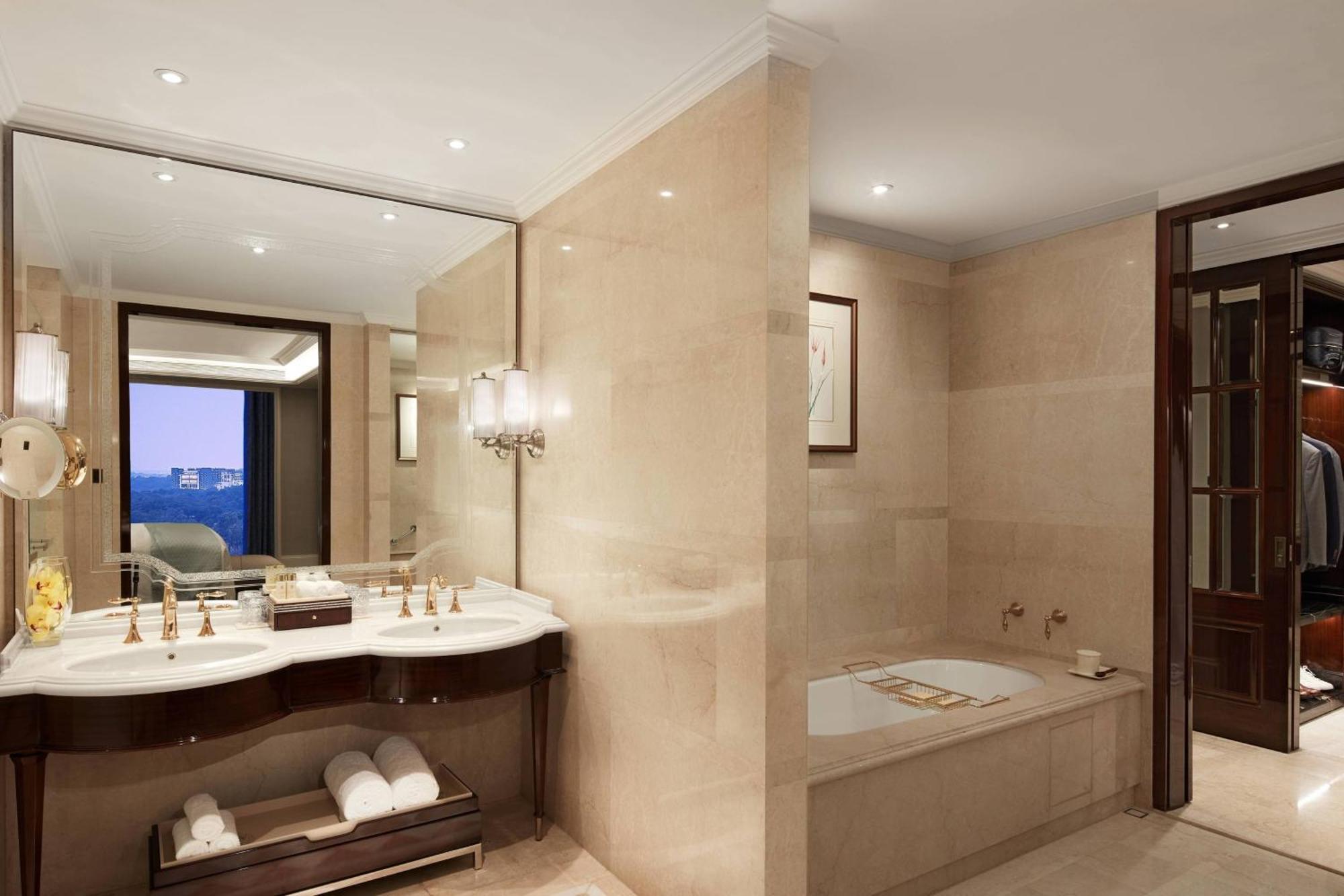 The Ritz-Carlton, Пуна Экстерьер фото