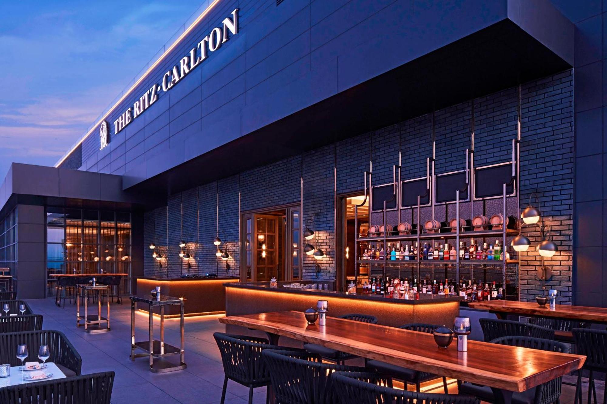 The Ritz-Carlton, Пуна Экстерьер фото